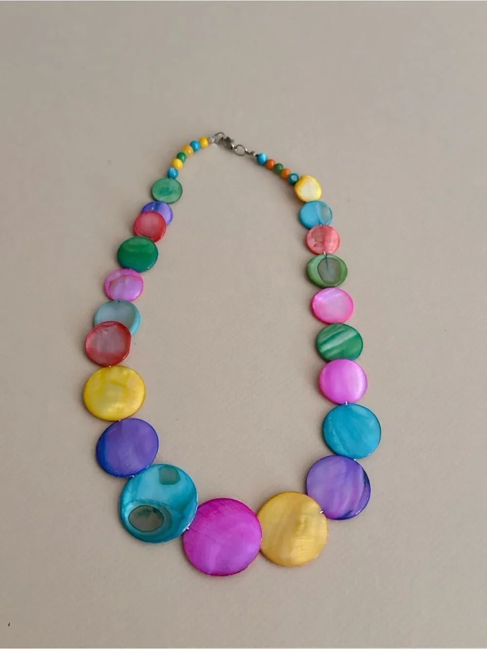 Shell Disc Necklace N2262 - Picture 4 of 5